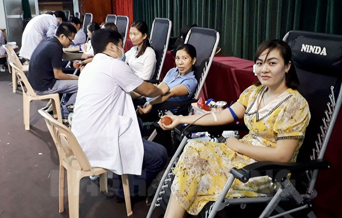 Hơn 250 cán bộ, giáo viên ở Ninh Giang tình nguyện hiến máu